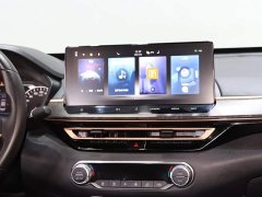Nissan Altima 2.0L SV Black Gold Edition - фото 14