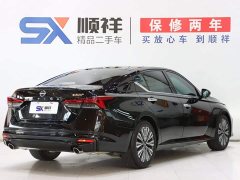 Nissan Altima 2.0L SV Black Gold Edition - фото 4