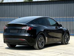 Tesla Model Y standard range rear-wheel drive version - фото 4