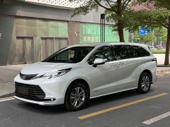 Toyota SIENNA 2.5LPHEV Edition - фото 1