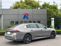 BMW i5 eDrive 35L Luxury - фото 4