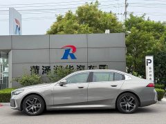 BMW i5 eDrive 35L Luxury - фото 5