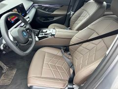 BMW i5 eDrive 35L Luxury - фото 6