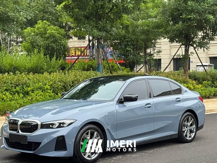 BMW i3 eDrive 35 L - автомобиль из Китая