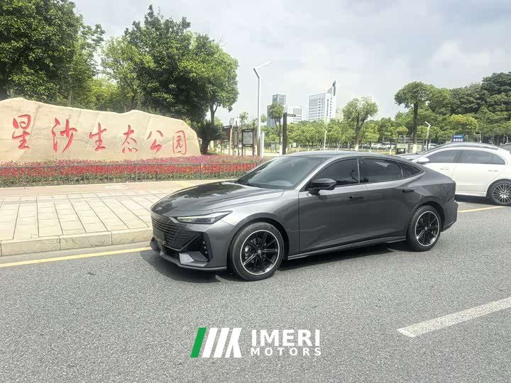 Changan UNI-V 1.5T Prestige Edition - автомобиль из Китая