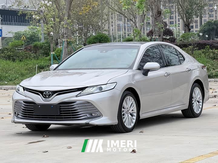 Toyota 2.5G Luxury Edition - автомобиль из Китая
