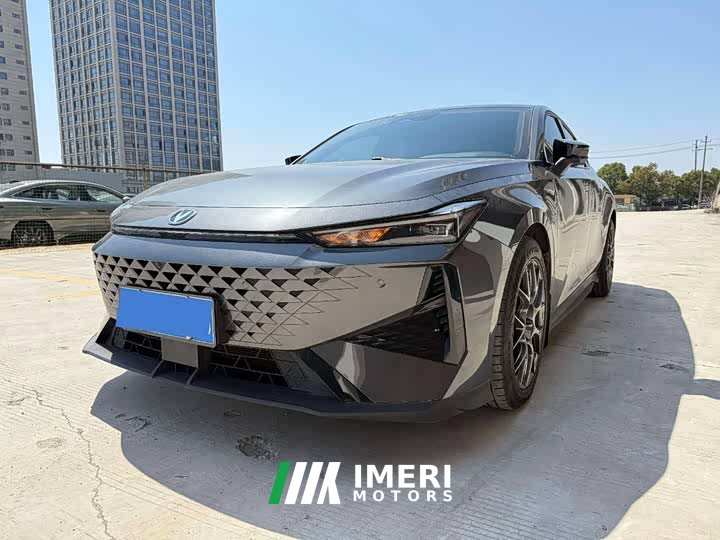 Changan UNI-V 1.5T Prestige Edition - автомобиль из Китая