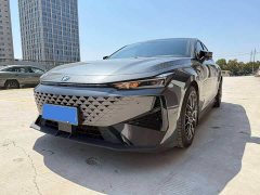 Changan UNI-V 1.5T Prestige Edition - фото 1