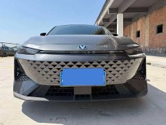 Changan UNI-V 1.5T Prestige Edition - фото 2