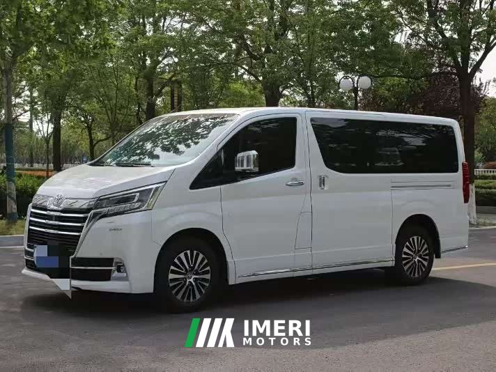 V8 3.5L - автомобиль из Китая