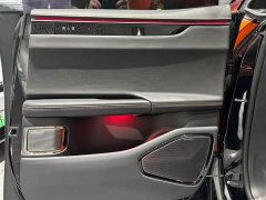 HiPhi X Founder's Edition 6-Seater - фото 12