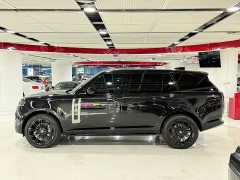 Land Rover Range Rover 2024 3.0 L6 400PS Autobiography Long Wheelbase 7-Seater - фото 5
