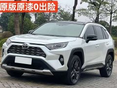 Toyota RAV4 2.0L CVTAWDPremium Edition - фото 1