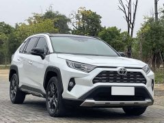 Toyota RAV4 2.0L CVTAWDPremium Edition - фото 4