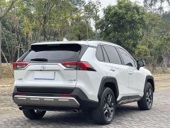 Toyota RAV4 2.0L CVTAWDPremium Edition - фото 8