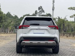 Toyota RAV4 2.0L CVTAWDPremium Edition - фото 9
