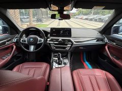 BMW 5 Series facelift 525Li M Sports Package - фото 14