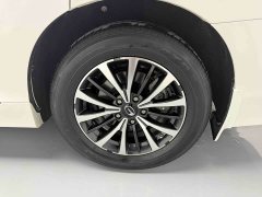Voyah M8 Leading 390T Deluxe Edition - фото 4