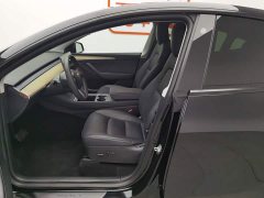 Tesla Model Y standard range rear-wheel drive version - фото 9