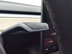 Tesla Model Y standard range rear-wheel drive version - фото 12