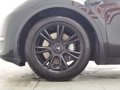 Tesla Model Y standard range rear-wheel drive version - фото 16