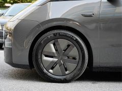 Li Auto Ideal MEGA Ultra - фото 7