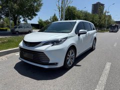 Toyota SIENNA 2021 2.5L Hybrid Premium Edition - фото 1
