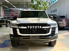 Toyota Land Cruiser (imported) LC300 3.5T automatic - фото 1