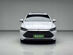 BYD Qin PLUS Champion Edition DM-i 120KM Leading Type - фото 2