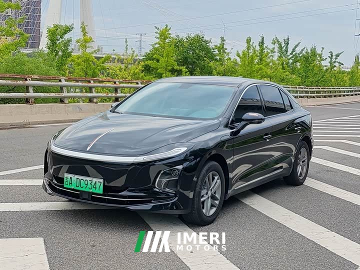 Hongqi E-QM5 610km PLUS - автомобиль из Китая