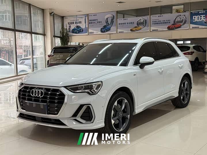 Audi Q3 2022 35 TFSI Stylish Dynamic - автомобиль из Китая