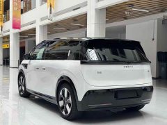 Zeekr JIKE MIX Smart Driving Edition - фото 7