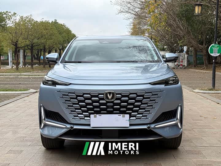 Changan UNI-K 2.0T Distinguished Edition - автомобиль из Китая