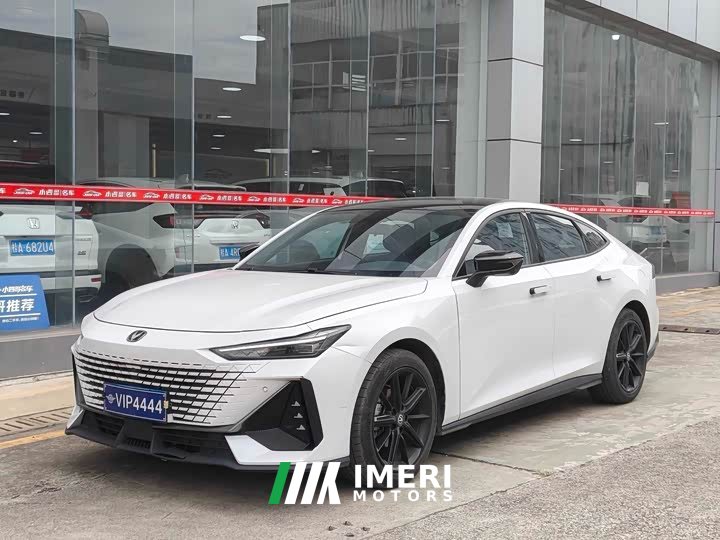 Changan UNI-V 2022 1.5T ZunGui Edition - автомобиль из Китая