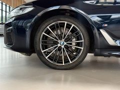BMW 5 Series 530Li leading M sports package - фото 10