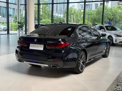 BMW 5 Series 530Li leading M sports package - фото 7