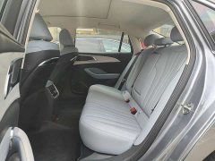 Hongqi H5 PHEV 170 Edition - фото 10
