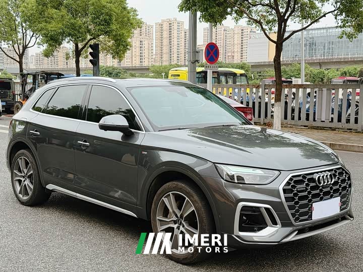 Audi Q5L 45T luxury and dynamic - автомобиль из Китая