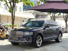 Bentley Bentayga 4.0T V8 EWB Azure - фото 1