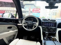 Bentley Bentayga 4.0T V8 EWB Azure - фото 17