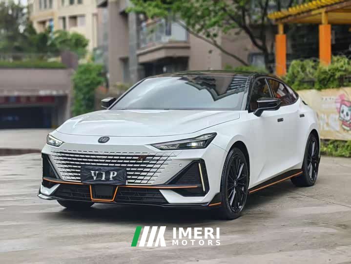 Voyah UNI-V 1.5T Edition - автомобиль из Китая