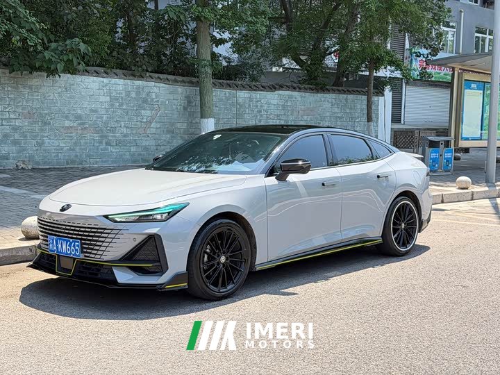 Voyah UNI-V 1.5T Edition - автомобиль из Китая
