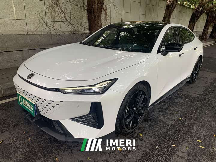 Changan UNI-V 1.5T Prestige Edition - автомобиль из Китая