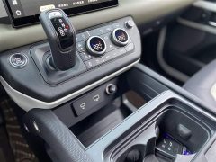 Land Rover 90 2.0T P300 X-DYNAMIC HSE - фото 17