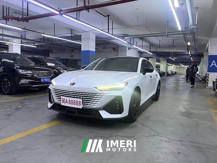 Changan UNI-V 1.5T premium - автомобиль из Китая