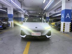 Changan UNI-V 1.5T premium - фото 2