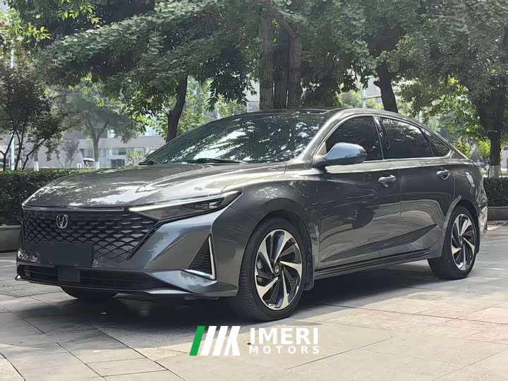 Changan PLUS 1.5T DCT Version - автомобиль из Китая