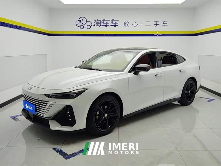 Changan UNI-V 2022 1.5T premium - автомобиль из Китая