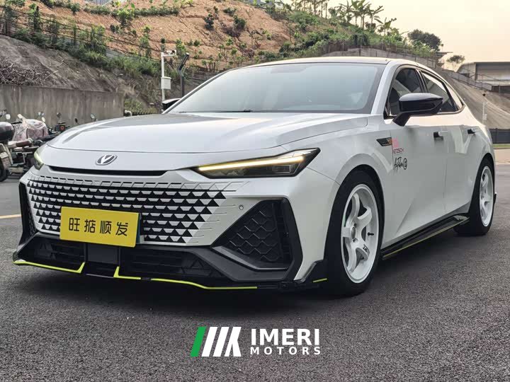 Changan UNI-V 2022 2.0T sharp version - автомобиль из Китая