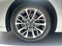 Lexus ES 200 Premium Edition - фото 3